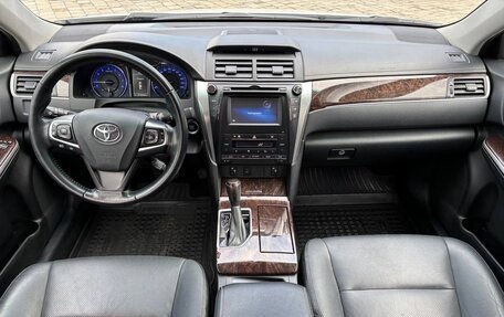 Toyota Camry, 2017 год, 2 050 000 рублей, 15 фотография