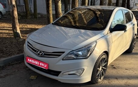 Hyundai Solaris II рестайлинг, 2014 год, 610 000 рублей, 1 фотография