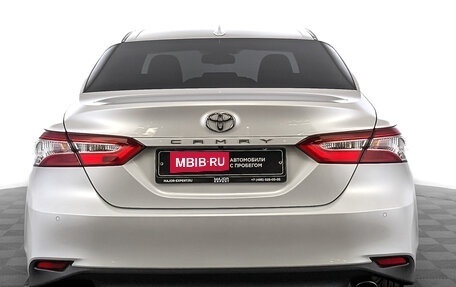 Toyota Camry, 2020 год, 3 260 000 рублей, 6 фотография