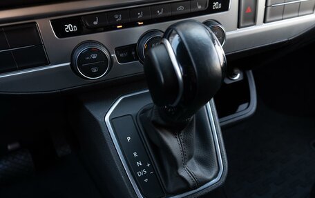 Volkswagen Multivan T6 рестайлинг, 2020 год, 6 399 000 рублей, 21 фотография