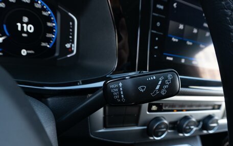 Volkswagen Multivan T6 рестайлинг, 2020 год, 6 399 000 рублей, 17 фотография