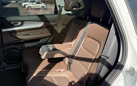 Chery Tiggo 8 Pro, 2022 год, 1 999 000 рублей, 28 фотография