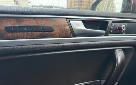 Volkswagen Touareg III, 2013 год, 1 900 000 рублей, 24 фотография