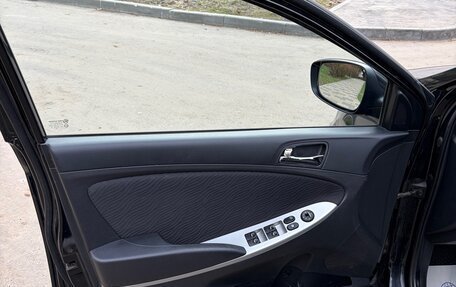 Hyundai Solaris II рестайлинг, 2013 год, 780 000 рублей, 13 фотография