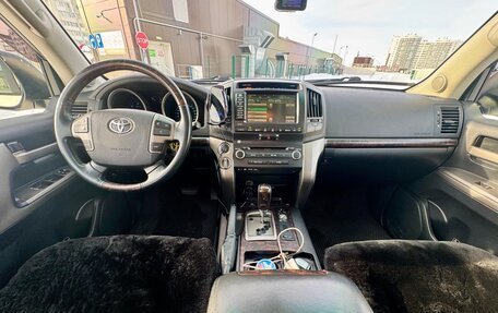 Toyota Land Cruiser 200, 2010 год, 3 400 000 рублей, 8 фотография