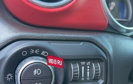 Jeep Wrangler, 2019 год, 13 фотография