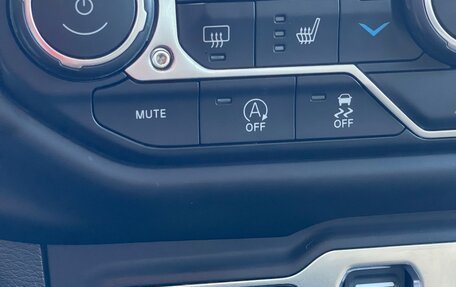 Jeep Wrangler, 2019 год, 35 фотография