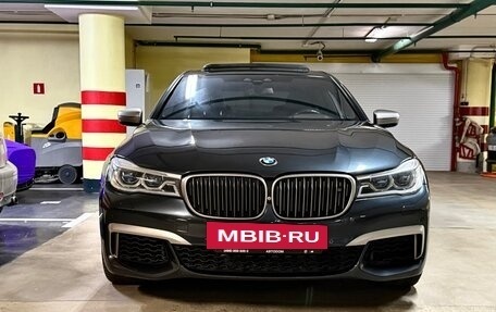 BMW 7 серия, 2017 год, 3 830 000 рублей, 2 фотография