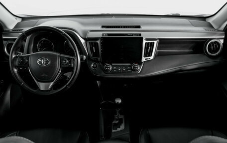 Toyota RAV4, 2016 год, 2 615 000 рублей, 12 фотография