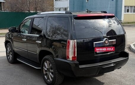 Cadillac Escalade III, 2011 год, 1 800 000 рублей, 6 фотография