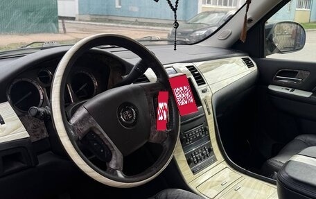 Cadillac Escalade III, 2011 год, 1 800 000 рублей, 10 фотография