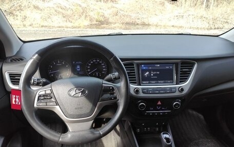 Hyundai Solaris II рестайлинг, 2017 год, 1 375 000 рублей, 9 фотография