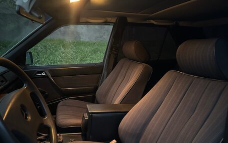 Mercedes-Benz W124, 1989 год, 350 000 рублей, 9 фотография