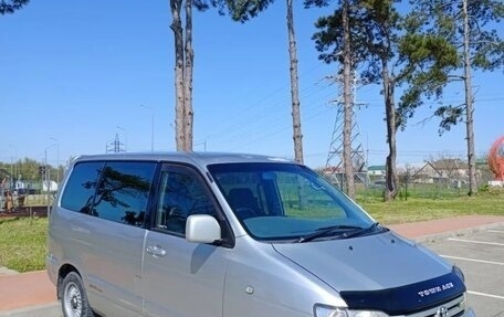 Toyota Town Ace III, 1998 год, 690 000 рублей, 4 фотография