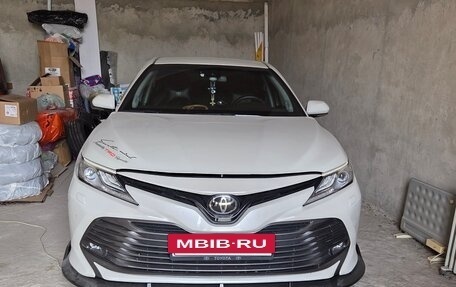 Toyota Camry, 2019 год, 3 900 000 рублей, 2 фотография