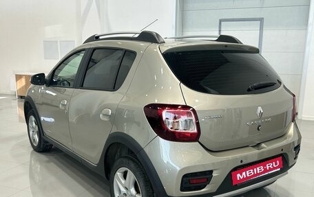 Renault Sandero II рестайлинг, 2015 год, 900 000 рублей, 4 фотография