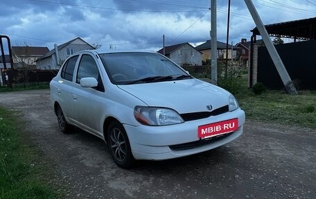 Toyota Platz, 2000 год, 330 000 рублей, 2 фотография