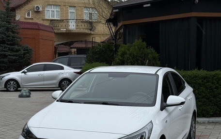 Hyundai Solaris II рестайлинг, 2021 год, 1 710 000 рублей, 1 фотография