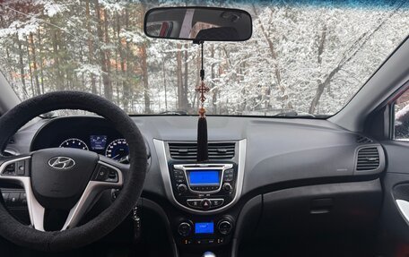 Hyundai Solaris II рестайлинг, 2012 год, 850 000 рублей, 2 фотография