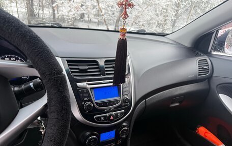 Hyundai Solaris II рестайлинг, 2012 год, 850 000 рублей, 9 фотография