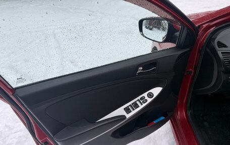 Hyundai Solaris II рестайлинг, 2012 год, 850 000 рублей, 10 фотография