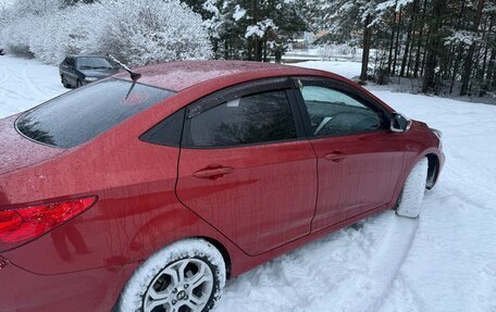 Hyundai Solaris II рестайлинг, 2012 год, 850 000 рублей, 31 фотография