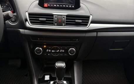 Mazda 3, 2018 год, 1 650 000 рублей, 13 фотография