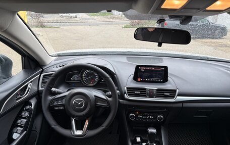 Mazda 3, 2018 год, 1 650 000 рублей, 14 фотография