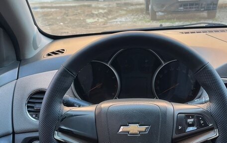 Chevrolet Cruze II, 2010 год, 550 000 рублей, 4 фотография