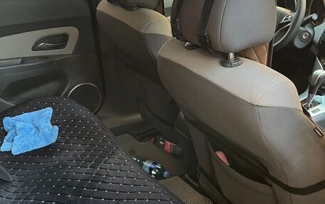 Chevrolet Cruze II, 2010 год, 550 000 рублей, 3 фотография