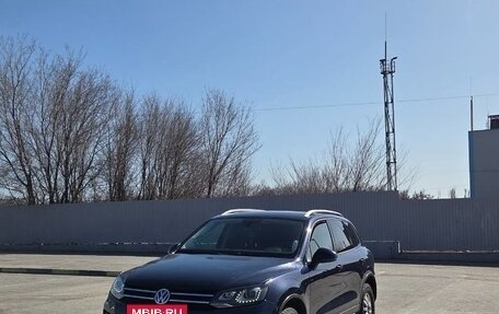 Volkswagen Touareg III, 2011 год, 1 750 000 рублей, 2 фотография