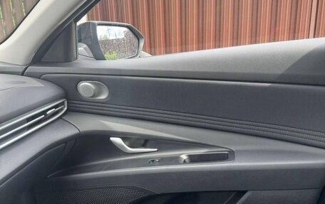 Hyundai Elantra, 2023 год, 1 600 000 рублей, 12 фотография