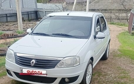 Renault Logan I, 2014 год, 700 000 рублей, 3 фотография