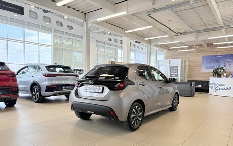 Toyota Yaris, 2020 год, 1 179 000 рублей, 6 фотография