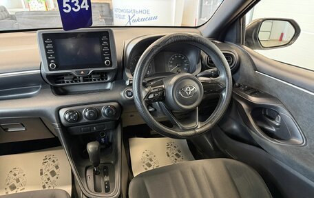 Toyota Yaris, 2020 год, 1 179 000 рублей, 15 фотография