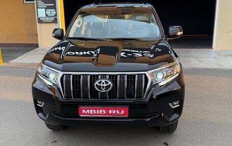 Toyota Land Cruiser Prado 150 рестайлинг 2, 2022 год, 9 800 000 рублей, 1 фотография