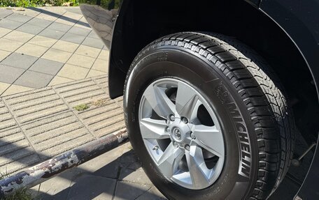 Toyota Land Cruiser Prado 150 рестайлинг 2, 2022 год, 9 800 000 рублей, 15 фотография