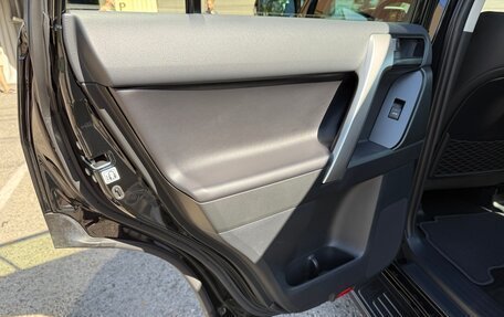 Toyota Land Cruiser Prado 150 рестайлинг 2, 2022 год, 9 800 000 рублей, 11 фотография