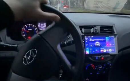 Hyundai Solaris II рестайлинг, 2016 год, 700 000 рублей, 10 фотография