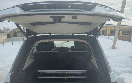 Land Rover Range Rover IV рестайлинг, 2015 год, 6 950 000 рублей, 12 фотография