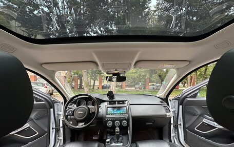 Jaguar E-Pace, 2018 год, 2 400 000 рублей, 9 фотография