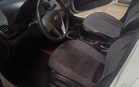 Hyundai Solaris II рестайлинг, 2016 год, 780 000 рублей, 13 фотография