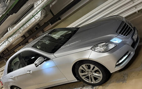 Mercedes-Benz E-Класс, 2011 год, 1 450 000 рублей, 2 фотография