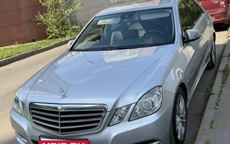 Mercedes-Benz E-Класс, 2011 год, 1 450 000 рублей, 3 фотография