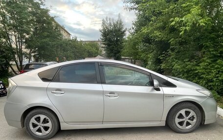 Toyota Prius, 2013 год, 1 000 000 рублей, 1 фотография