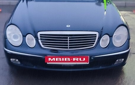 Mercedes-Benz E-Класс, 2003 год, 499 000 рублей, 3 фотография