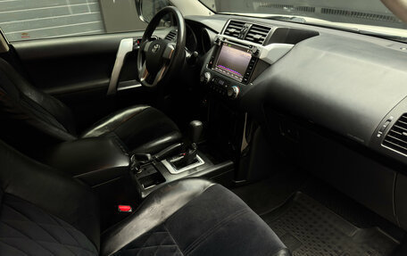 Toyota Land Cruiser Prado 150 рестайлинг 2, 2016 год, 4 000 000 рублей, 12 фотография