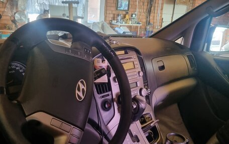 Hyundai Grand Starex Grand Starex I рестайлинг 2, 2013 год, 1 450 000 рублей, 8 фотография