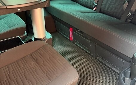 Volkswagen Multivan T6 рестайлинг, 2020 год, 5 950 000 рублей, 6 фотография