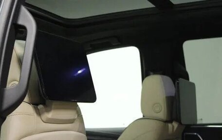 Cadillac Escalade V, 2022 год, 10 499 999 рублей, 12 фотография